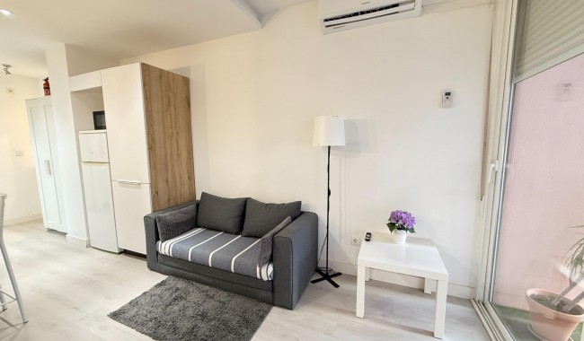 Alquiler a largo plazo - Apartamento - Torrevieja - Antonio Machado