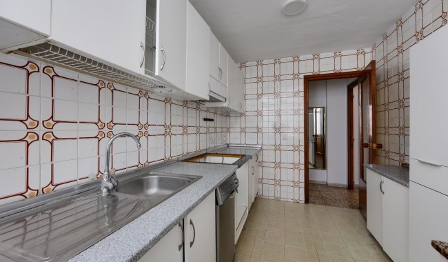 Resale - Apartment - Torrevieja - Playa de La Acequion