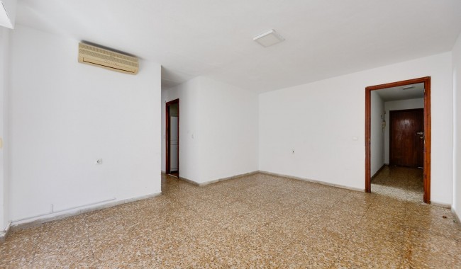 Resale - Apartment - Torrevieja - Playa de La Acequion