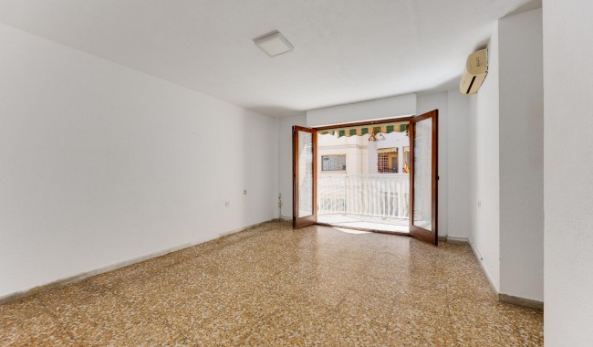 Resale - Apartment - Torrevieja - Playa de La Acequion