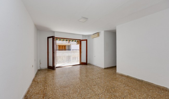 Resale - Apartment - Torrevieja - Playa de La Acequion