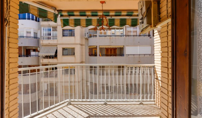 Resale - Apartment - Torrevieja - Playa de La Acequion