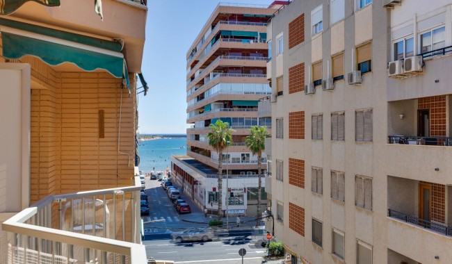 Resale - Apartment - Torrevieja - Playa de La Acequion