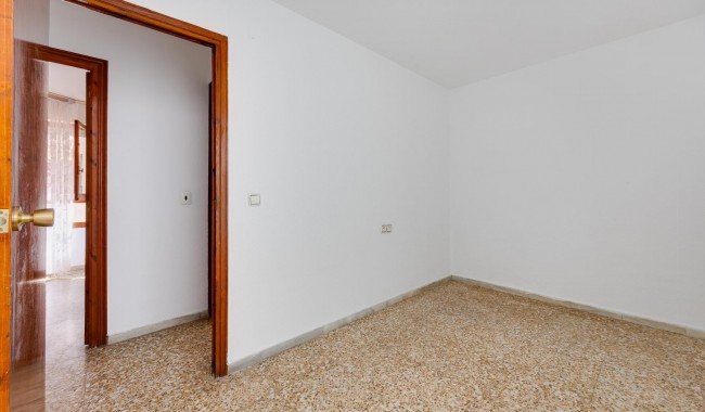 Resale - Apartment - Torrevieja - Playa de La Acequion