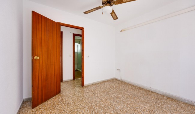 Resale - Apartment - Torrevieja - Playa de La Acequion