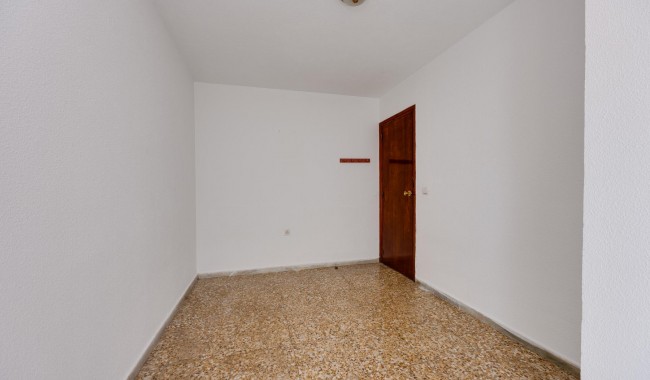 Resale - Apartment - Torrevieja - Playa de La Acequion