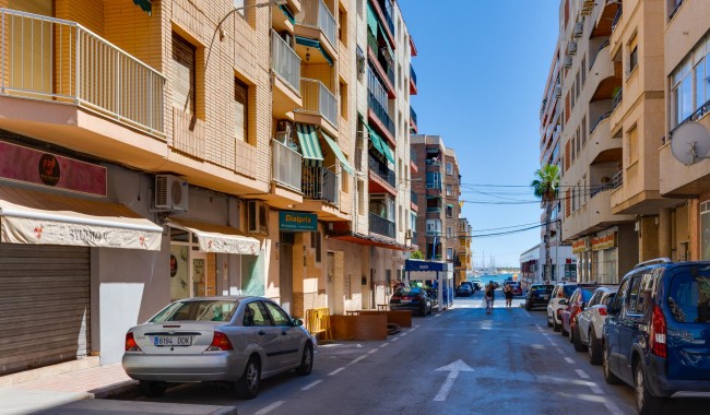 Resale - Apartment - Torrevieja - Playa de La Acequion