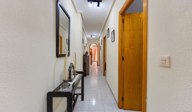 Resale - Apartment - Torrevieja - Playa del cura