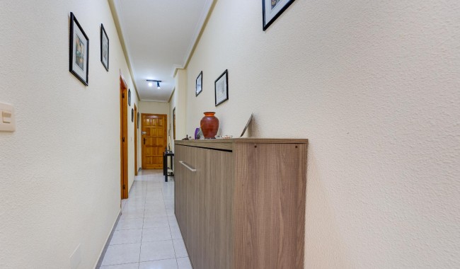 Resale - Apartment - Torrevieja - Playa del cura