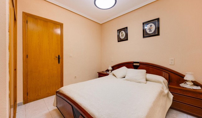 Resale - Apartment - Torrevieja - Playa del cura
