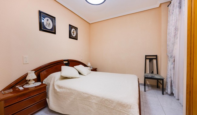 Resale - Apartment - Torrevieja - Playa del cura