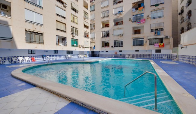 Resale - Apartment - Torrevieja - Playa del cura