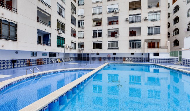 Resale - Apartment - Torrevieja - Playa del cura