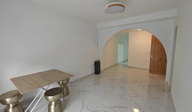 Resale - Apartment - Torrevieja - Acequion