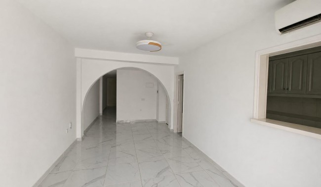 Resale - Apartment - Torrevieja - Acequion
