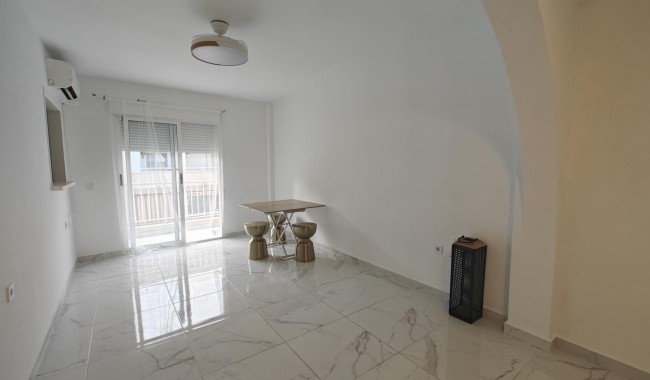 Resale - Apartment - Torrevieja - Acequion
