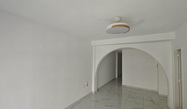 Resale - Apartment - Torrevieja - Acequion