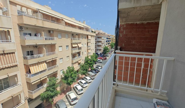 Resale - Apartment - Torrevieja - Acequion