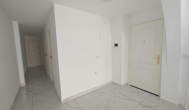Resale - Apartment - Torrevieja - Acequion