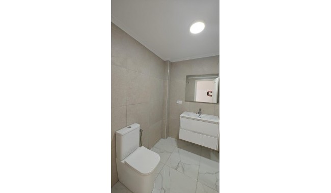 Resale - Apartment - Torrevieja - Acequion