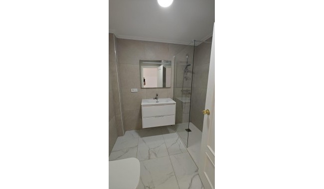 Resale - Apartment - Torrevieja - Acequion