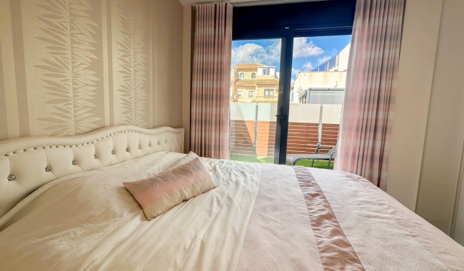 Resale - Villa - Torrevieja - Aguas Nuevas