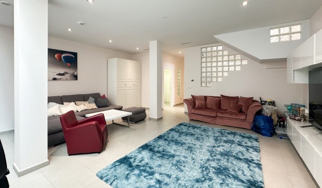 Resale - Villa - Torrevieja - Aguas Nuevas