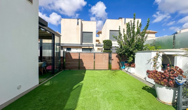 Resale - Villa - Torrevieja - Aguas Nuevas