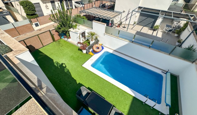 Resale - Villa - Torrevieja - Aguas Nuevas