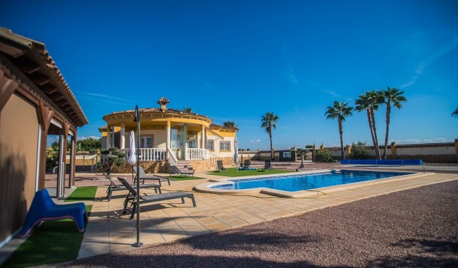 Resale - Villa - Catral