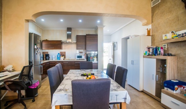 Resale - Villa - Catral
