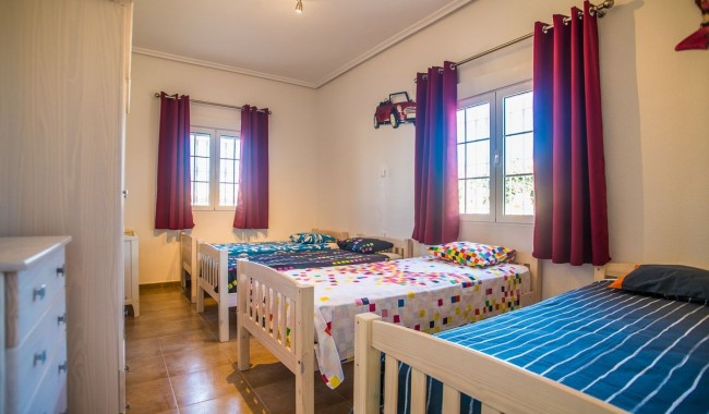 Resale - Villa - Catral