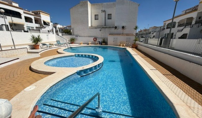 Segunda mano - Apartamento - Orihuela - Entre Naranjos Vistabella