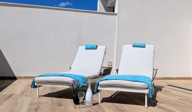 Resale - Apartment - Villamartín