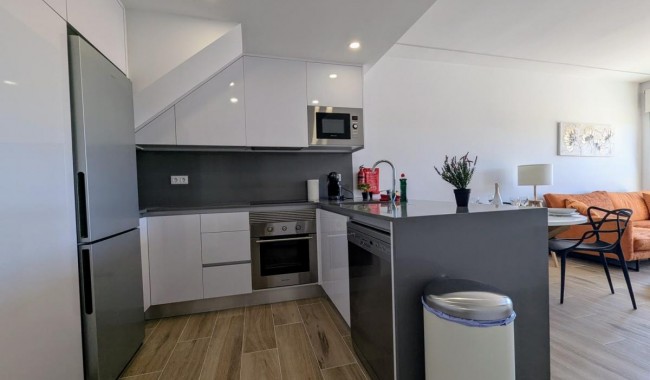 Resale - Apartment - Villamartín
