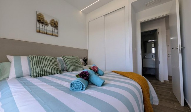 Resale - Apartment - Villamartín