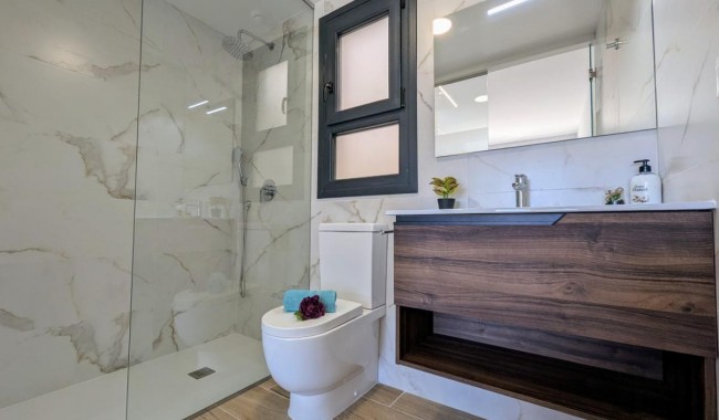 Resale - Apartment - Villamartín