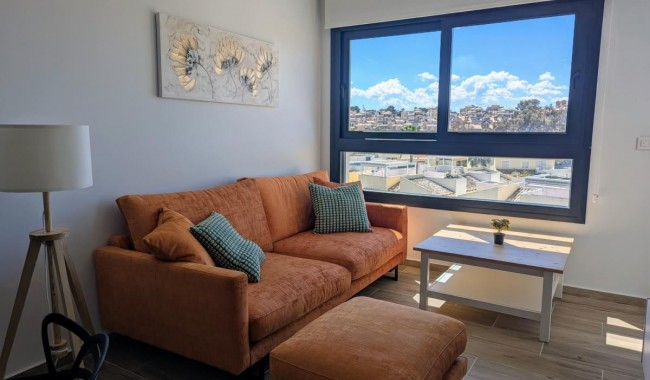 Resale - Apartment - Villamartín