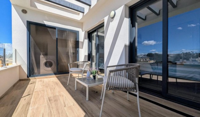 Resale - Apartment - Villamartín