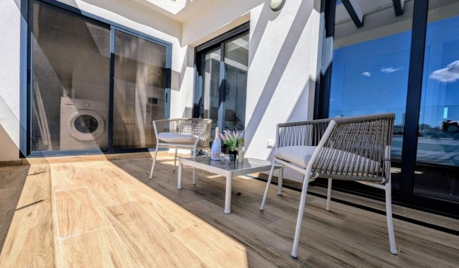 Resale - Apartment - Villamartín
