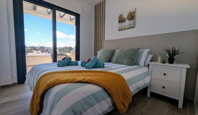 Resale - Apartment - Villamartín
