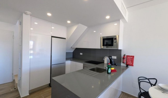 Resale - Apartment - Villamartín