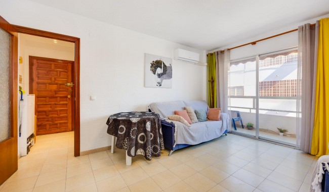 Resale - Apartment - Torrevieja - Playa de La Acequion