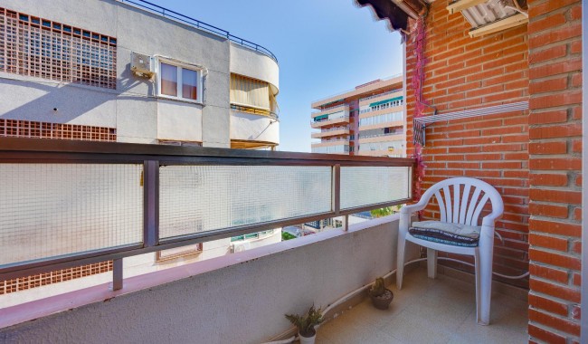 Resale - Apartment - Torrevieja - Playa de La Acequion