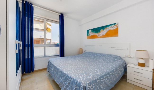 Resale - Apartment - Torrevieja - Playa de La Acequion