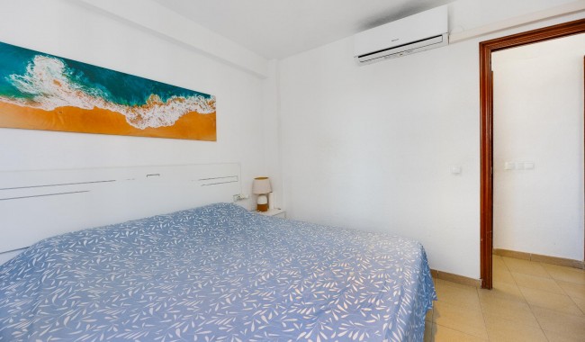 Resale - Apartment - Torrevieja - Playa de La Acequion