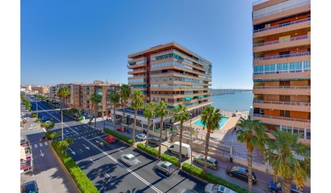 Resale - Apartment - Torrevieja - Playa de La Acequion