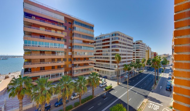 Resale - Apartment - Torrevieja - Playa de La Acequion