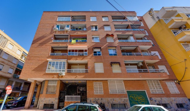 Resale - Apartment - Torrevieja - Playa de La Acequion