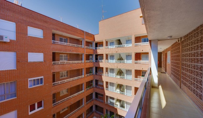 Resale - Apartment - Torrevieja - Playa de La Acequion